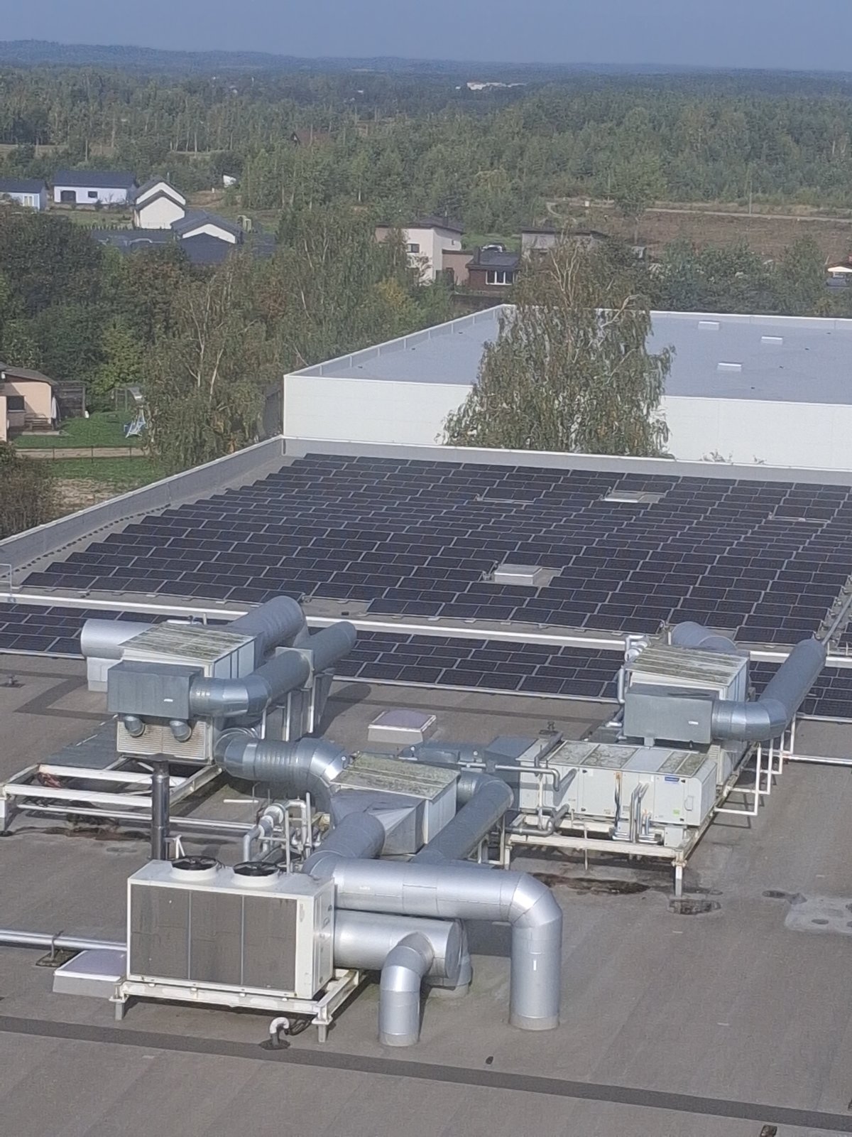 Stogo saulės elektrinė ir vėdinimo įrenginiai